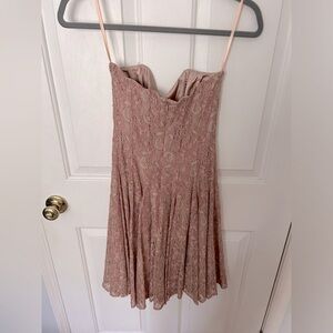 Ballerina style pink lace dress